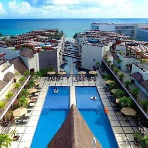  Apartamento Coastal Serenity: Mangrove View Studio México